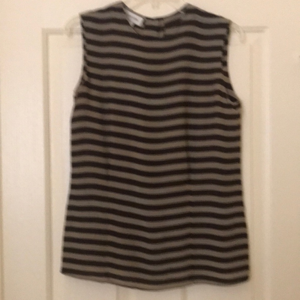 Jones New York brown/taupe button back blouse.